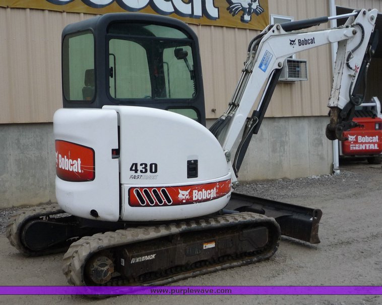 image for item 4247 2006 Bobcat 430E Fast Track compact excavator