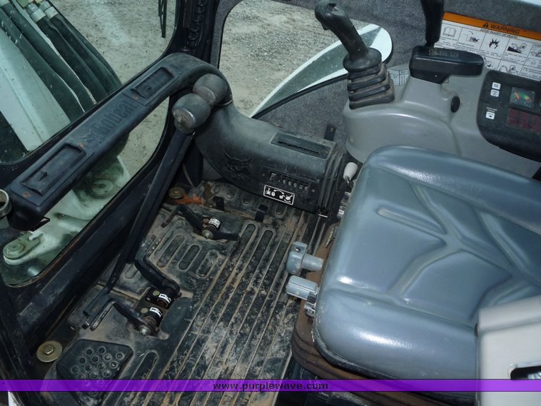 image for item 4247 2006 Bobcat 430E Fast Track compact excavator