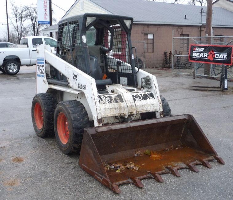 image for item 4255 2003 Bobcat 763G skid steer