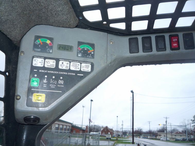 image for item 4255 2003 Bobcat 763G skid steer