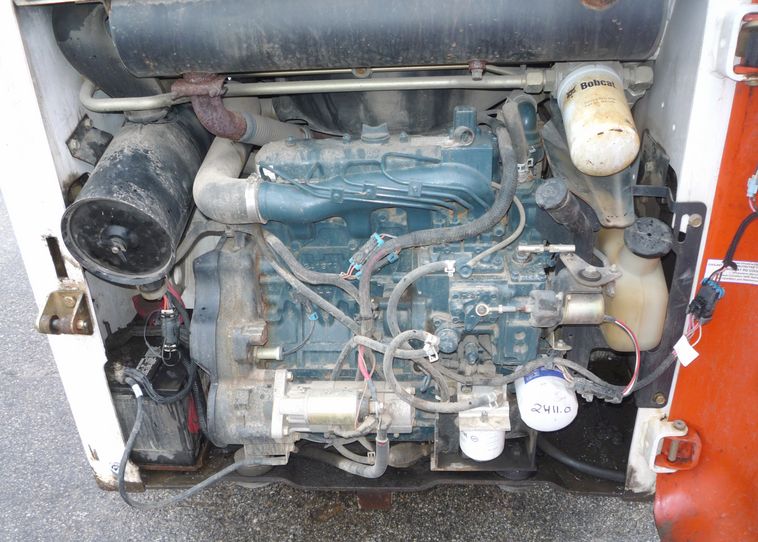 image for item 4255 2003 Bobcat 763G skid steer