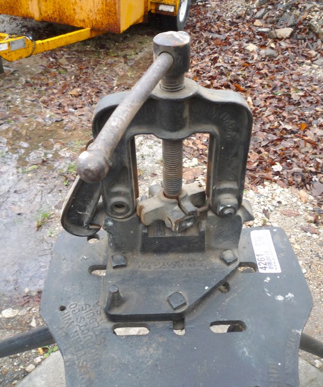 image for item 4261 Pipe vise