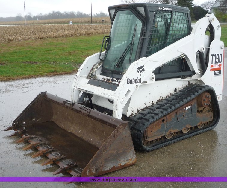 image for item 4263 2005 Bobcat T190 skid steer