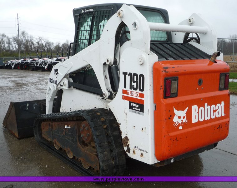 image for item 4263 2005 Bobcat T190 skid steer