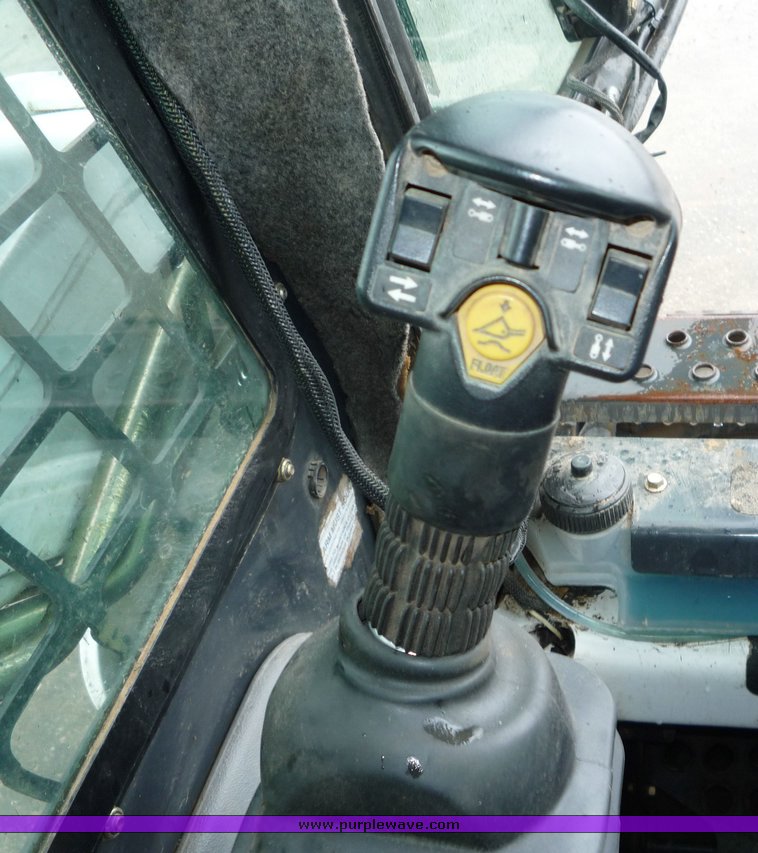 image for item 4263 2005 Bobcat T190 skid steer