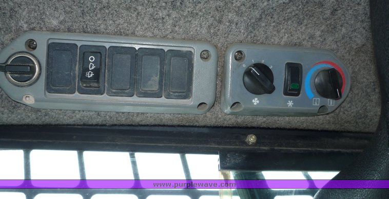 image for item 4263 2005 Bobcat T190 skid steer