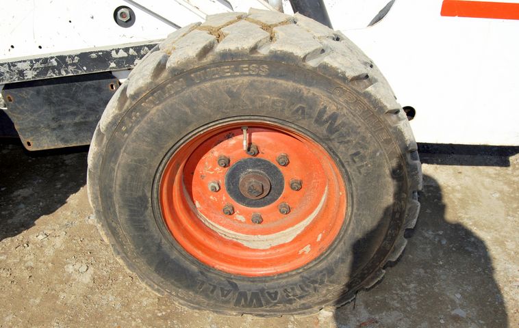 image for item 6030 1998 Bobcat 873 skid steer