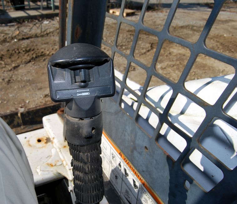 image for item 6030 1998 Bobcat 873 skid steer