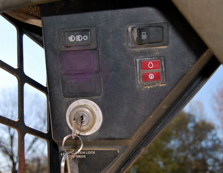 image for item 6031 1998 Bobcat 863 skid steer