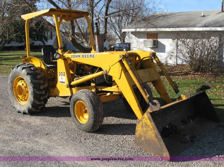 image for item 6564 John Deere tractor with loader
