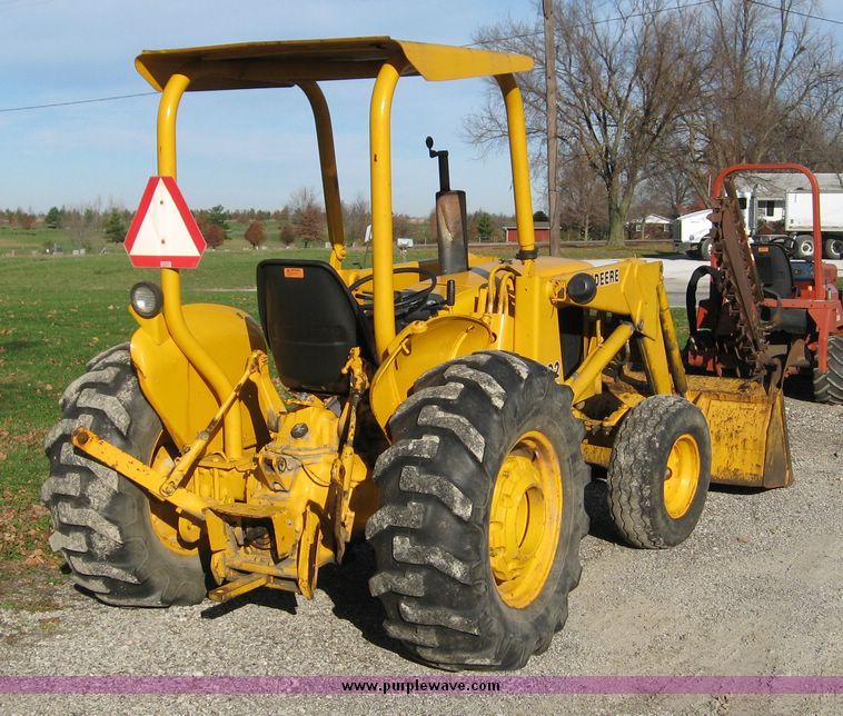 image for item 6564 John Deere tractor with loader
