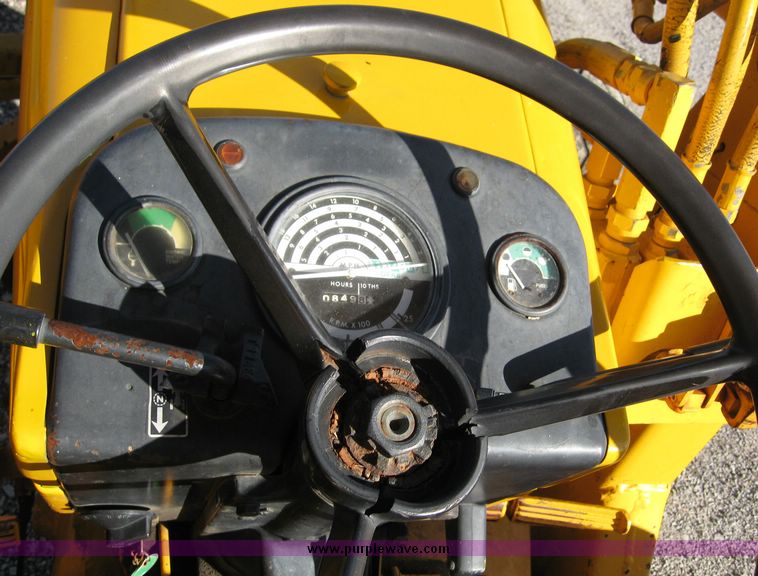 image for item 6564 John Deere tractor with loader