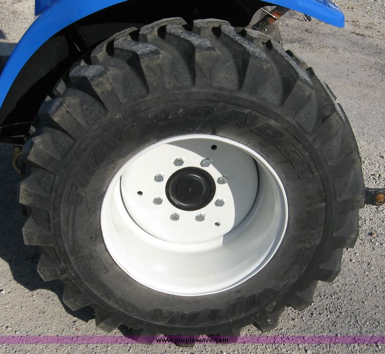 image for item 6566 2005 New Holland TC33DA MFWD tractor