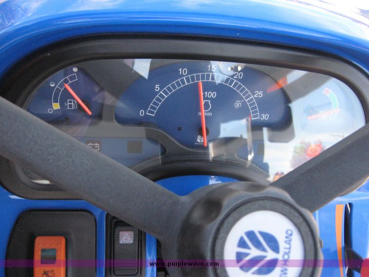 image for item 6566 2005 New Holland TC33DA MFWD tractor