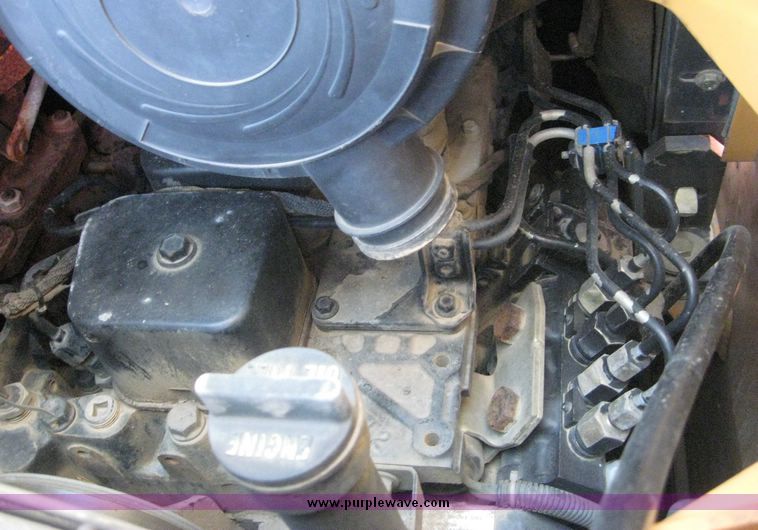 image for item 6601 2003 Case 90XT track skid steer