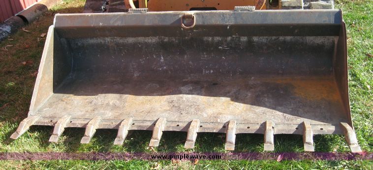 image for item 6601 2003 Case 90XT track skid steer