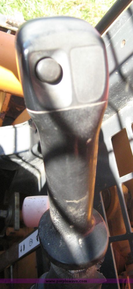 image for item 6601 2003 Case 90XT track skid steer