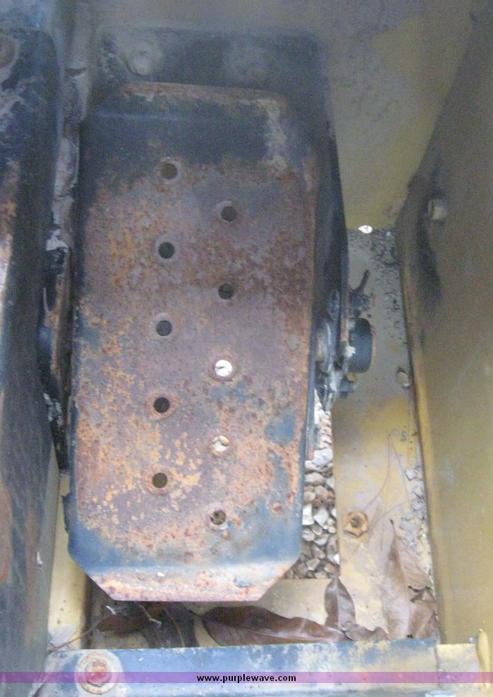 image for item 6602 1999 New Holland LX865 skid steer