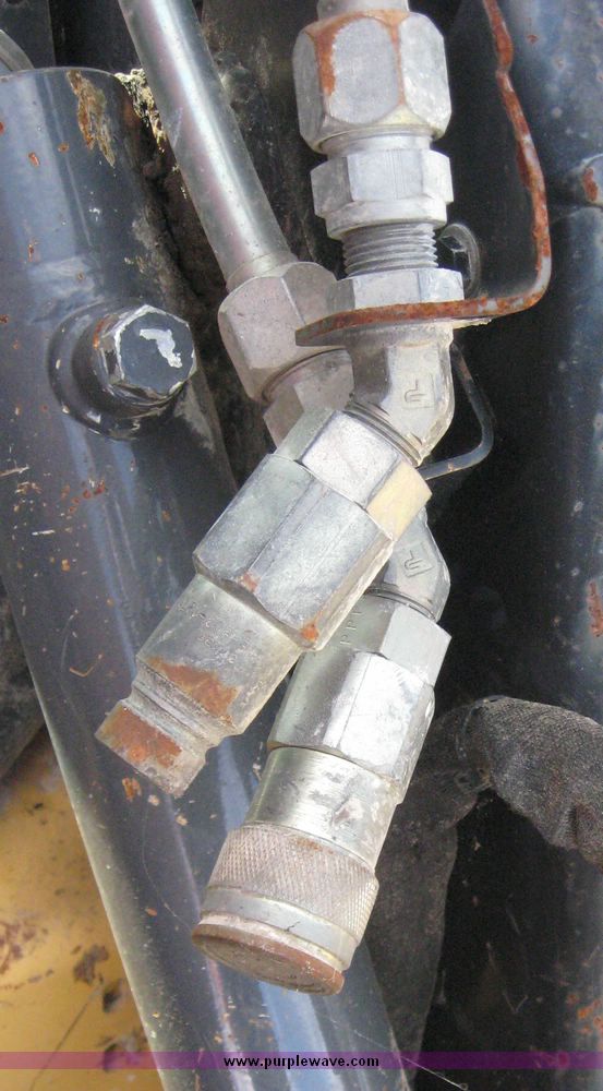 image for item 6602 1999 New Holland LX865 skid steer