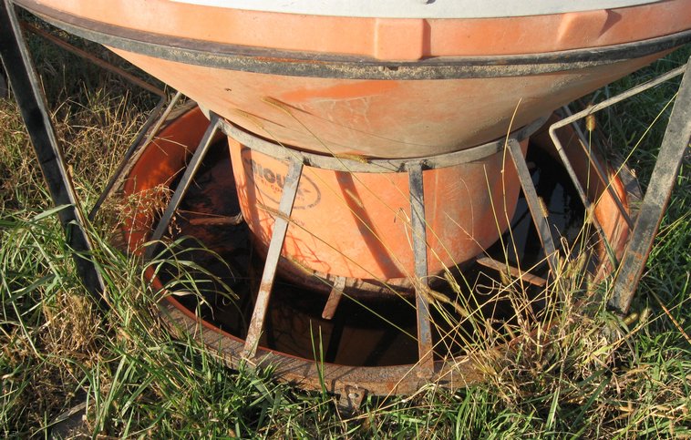 image for item 3071 (2) Big Sioux oscillating hog feeders