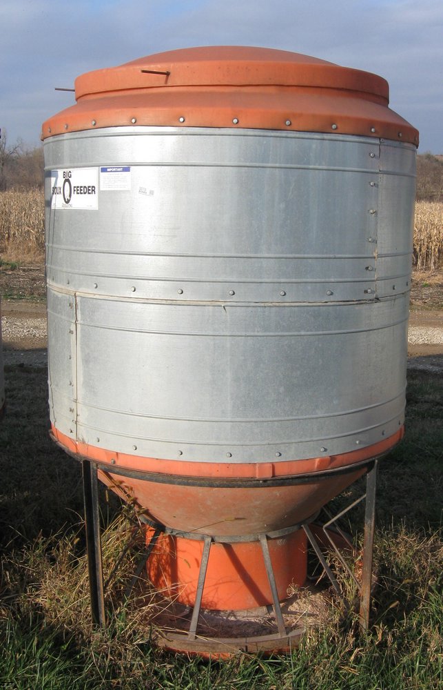 image for item 3071 (2) Big Sioux oscillating hog feeders