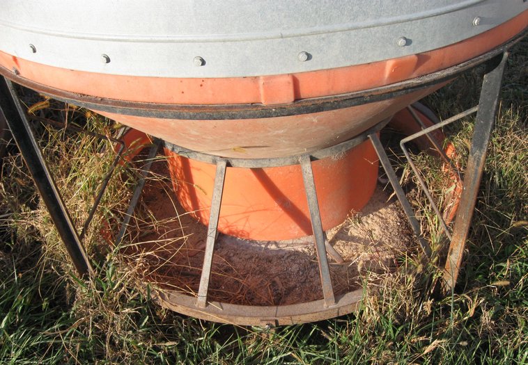 image for item 3071 (2) Big Sioux oscillating hog feeders