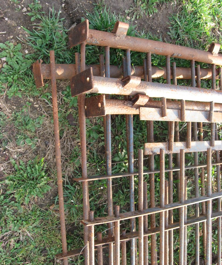 image for item 3080 Assorted used solid rod hog panels