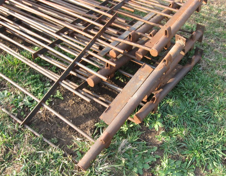 image for item 3080 Assorted used solid rod hog panels