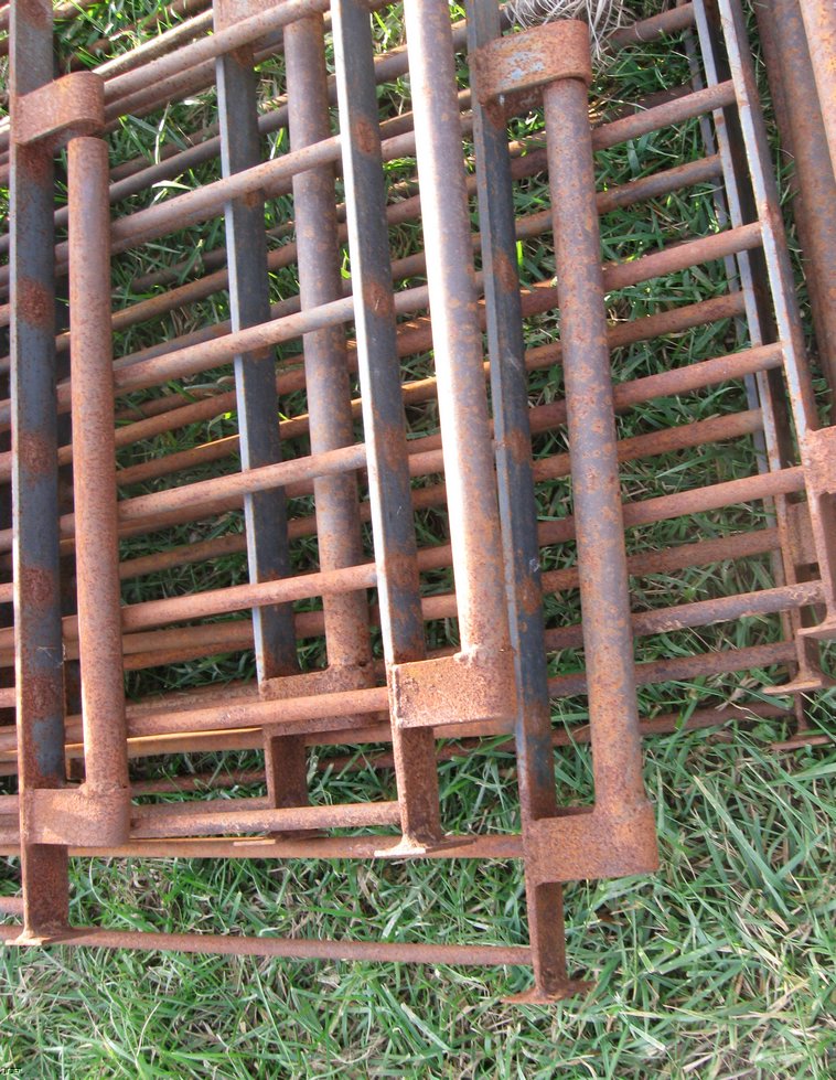 image for item 3080 Assorted used solid rod hog panels