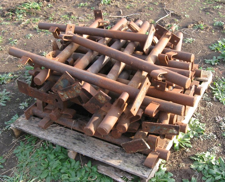 image for item 3080 Assorted used solid rod hog panels