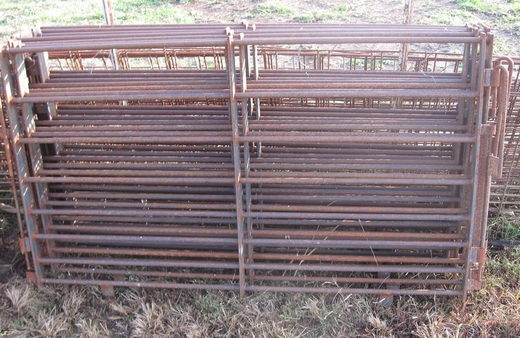 image for item 3080 Assorted used solid rod hog panels