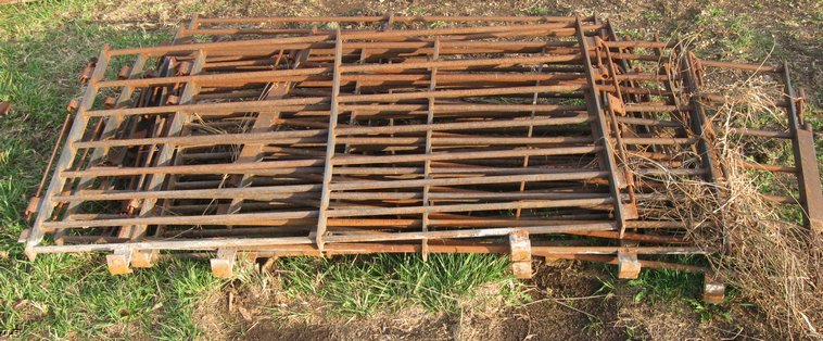 image for item 3080 Assorted used solid rod hog panels