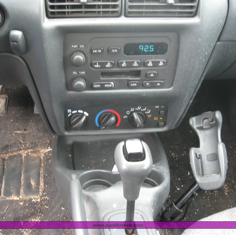 image for item 3451 2000 Chevrolet Cavalier