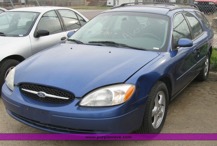 image for item 3452 2003 Ford Taurus SE