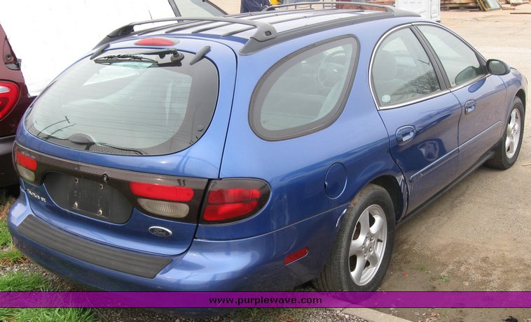 image for item 3452 2003 Ford Taurus SE