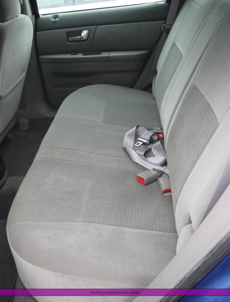 image for item 3452 2003 Ford Taurus SE