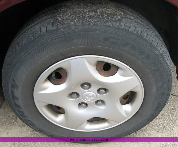 image for item 3453 2002 Dodge Caravan SE