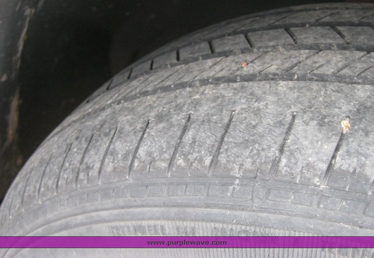 image for item 3453 2002 Dodge Caravan SE