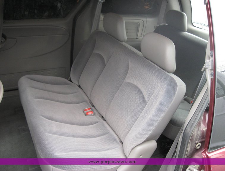 image for item 3453 2002 Dodge Caravan SE