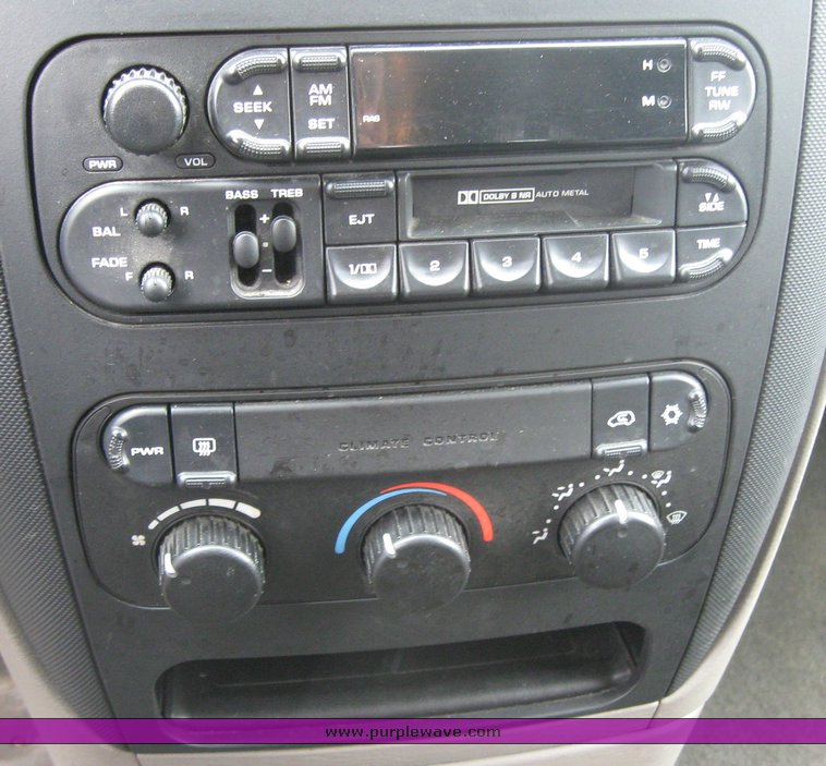 image for item 3453 2002 Dodge Caravan SE