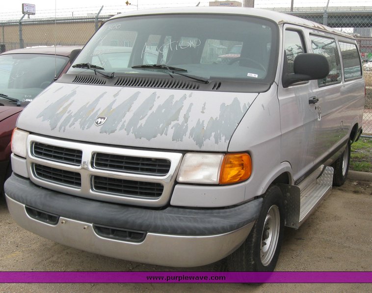 image for item 3454 1999 Dodge Ram Wagon
