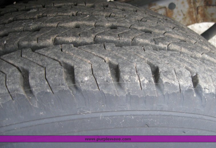 image for item 3454 1999 Dodge Ram Wagon