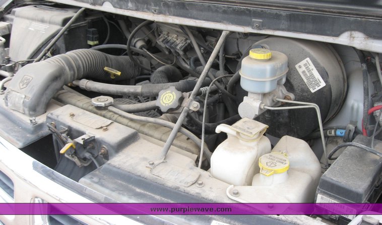 image for item 3454 1999 Dodge Ram Wagon