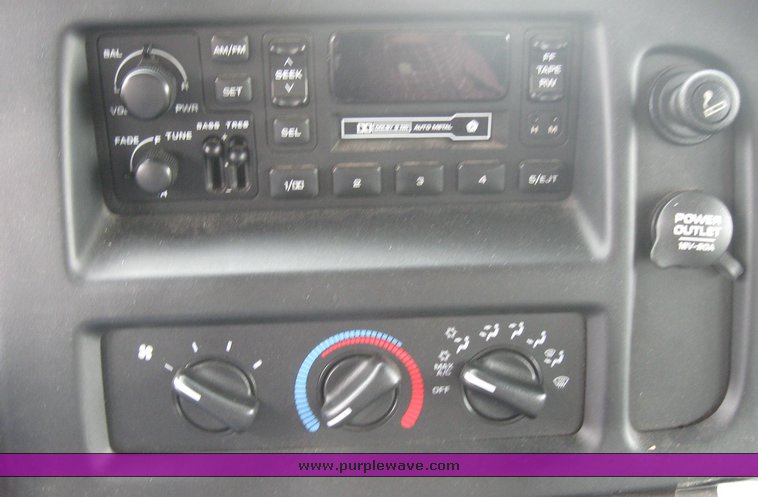 image for item 3454 1999 Dodge Ram Wagon