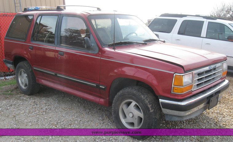 image for item 3485 1993 Ford Explorer