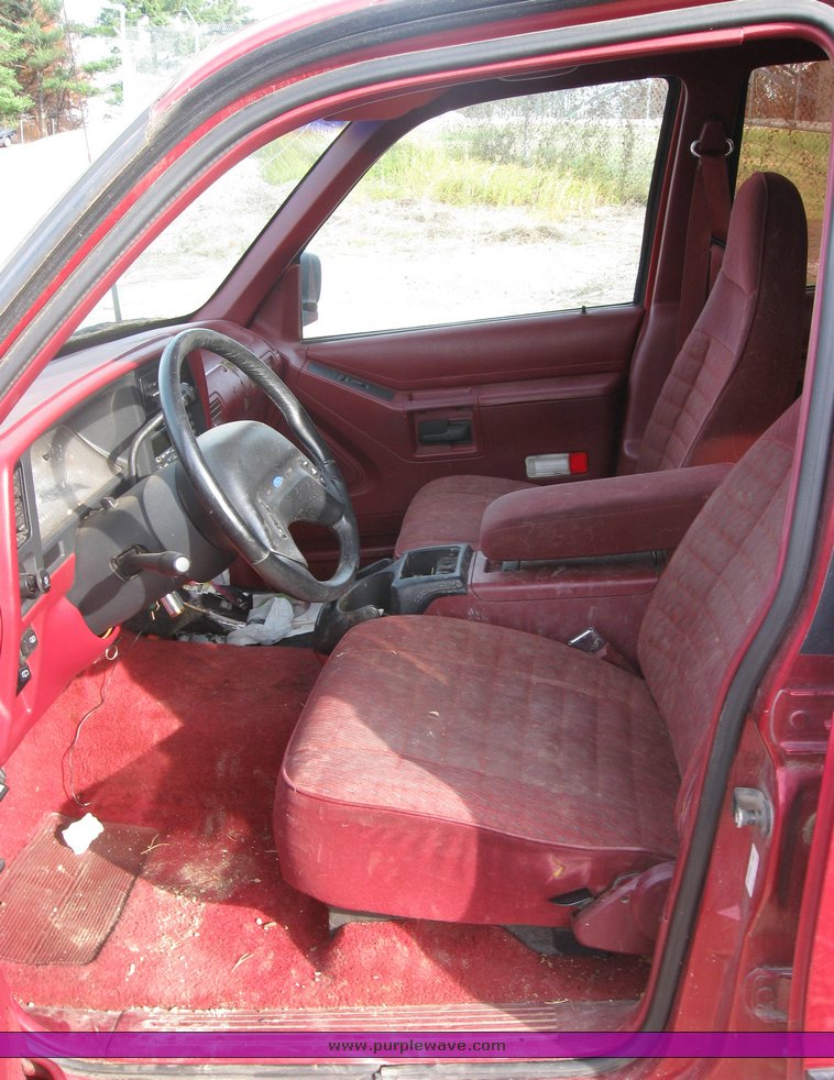 image for item 3485 1993 Ford Explorer