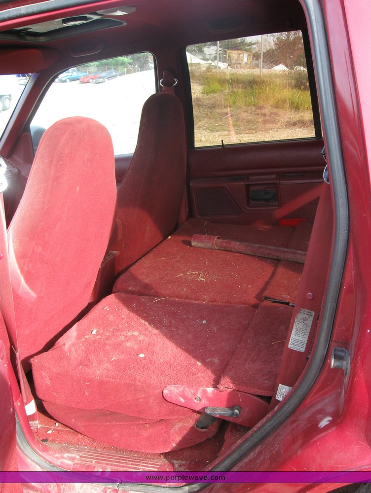 image for item 3485 1993 Ford Explorer