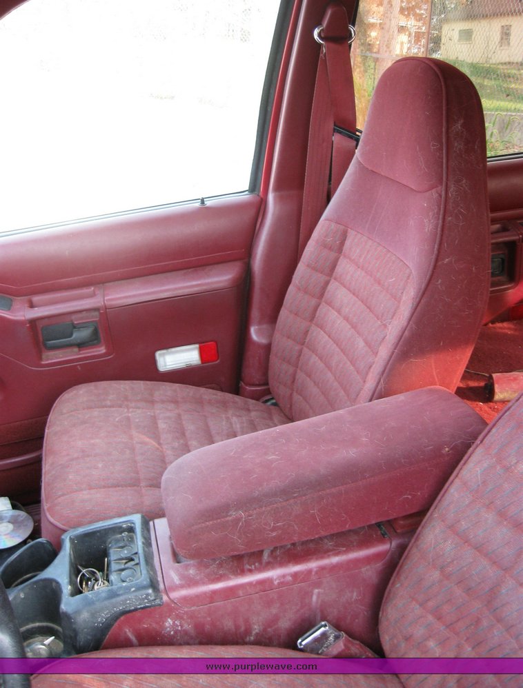 image for item 3485 1993 Ford Explorer