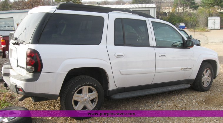 image for item 3486 2002 Chevrolet Trailblazer LT