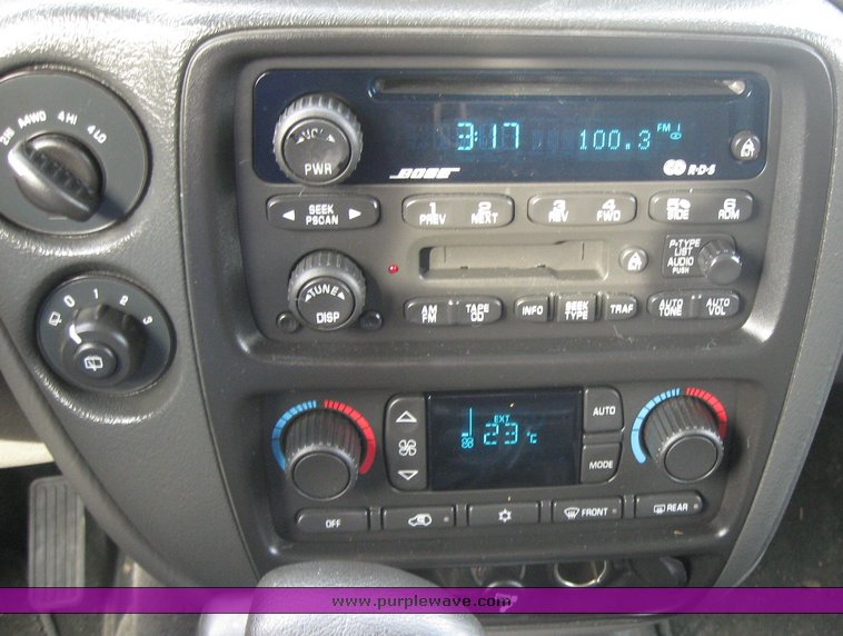 image for item 3486 2002 Chevrolet Trailblazer LT